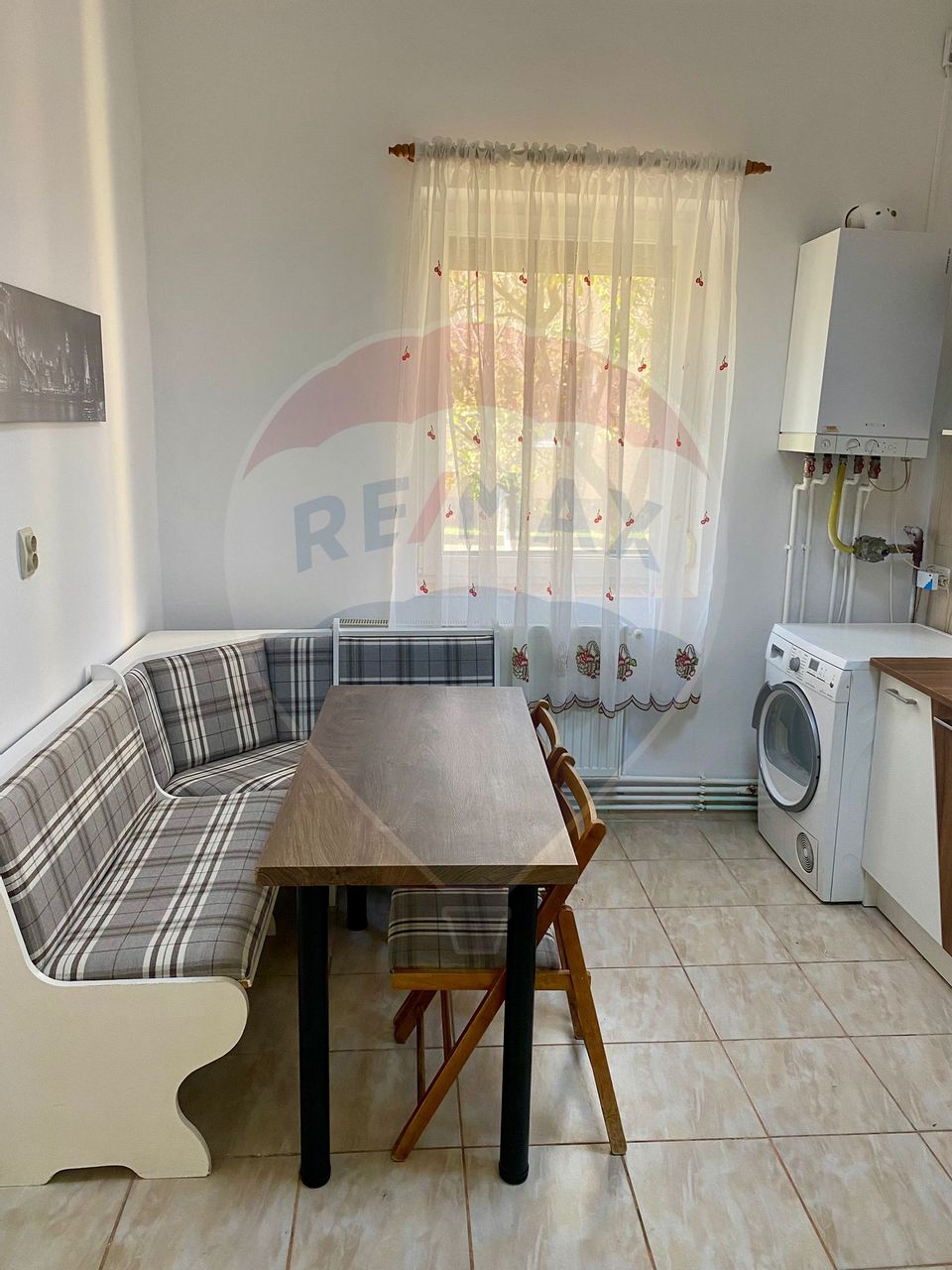 Apartament cu 2 camere de închiriat la casă, zona Grădiște