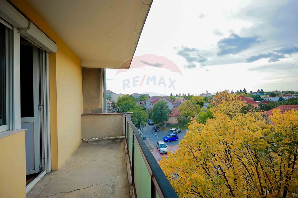 Apartament decomandat cu 3 camere, 75 mp, de vânzare – Zona Cantemir