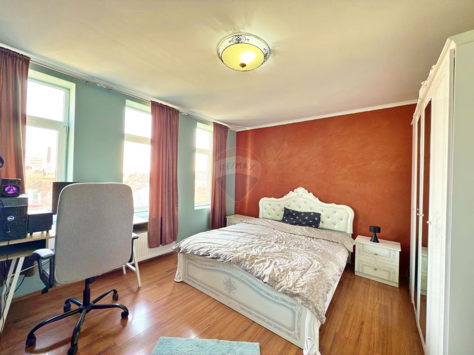Apartament cu 3 camere de vânzare în zona ultracentrală a Aradului