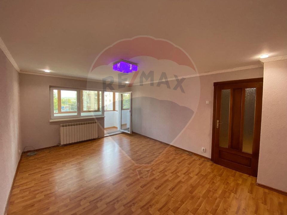 4 room Apartment for sale