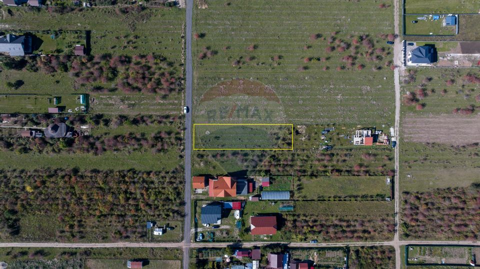 Teren Sanpetru -livada, Strada Nucului, 1296mp, apa, gaz, curent