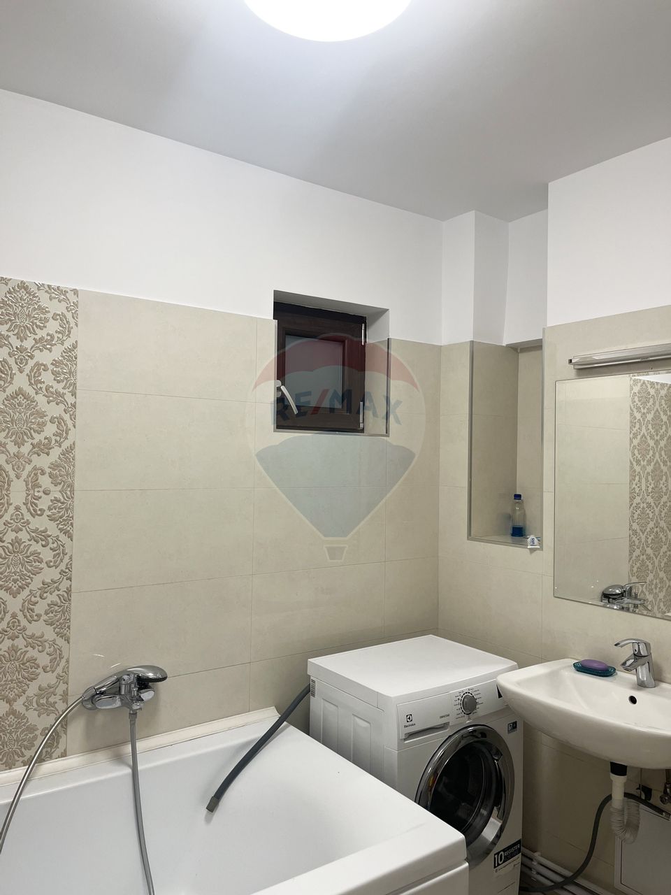 Inchiriere apartament cu 3 camere  - Aviatiei, metrou Aurel Vlaicu