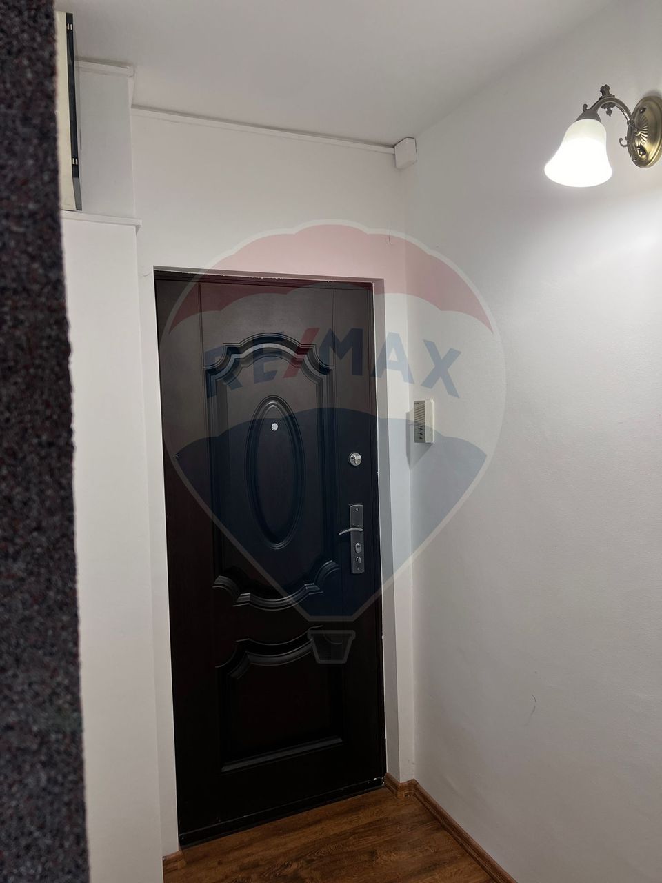 100sq.m Commercial Space for rent, Republicii area