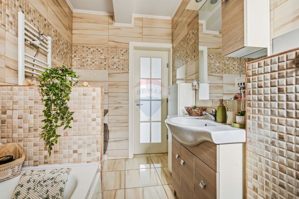 House + Apartment - 0% Comission 0% VAT - Hlincea - 5 Rooms