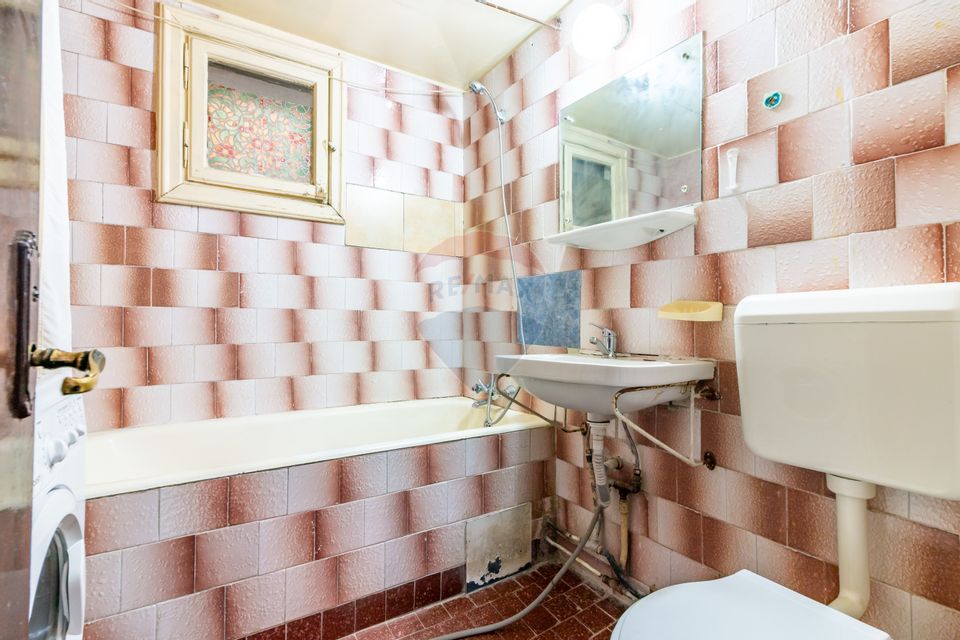 Apartament cu 3 camere de vânzare în zona Sebastian