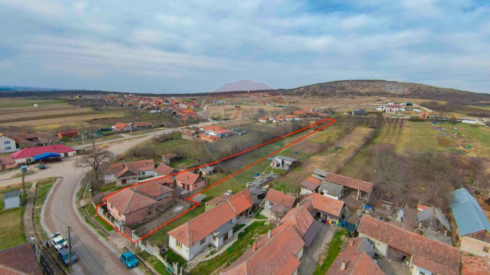 De vânzare Casā + Teren 2685 mp Intravilan, Betfia, Bihor
