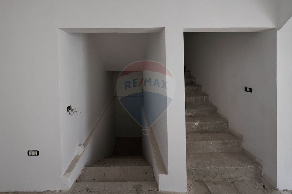 1,500sq.m Industrial Space for sale, Grivitei area