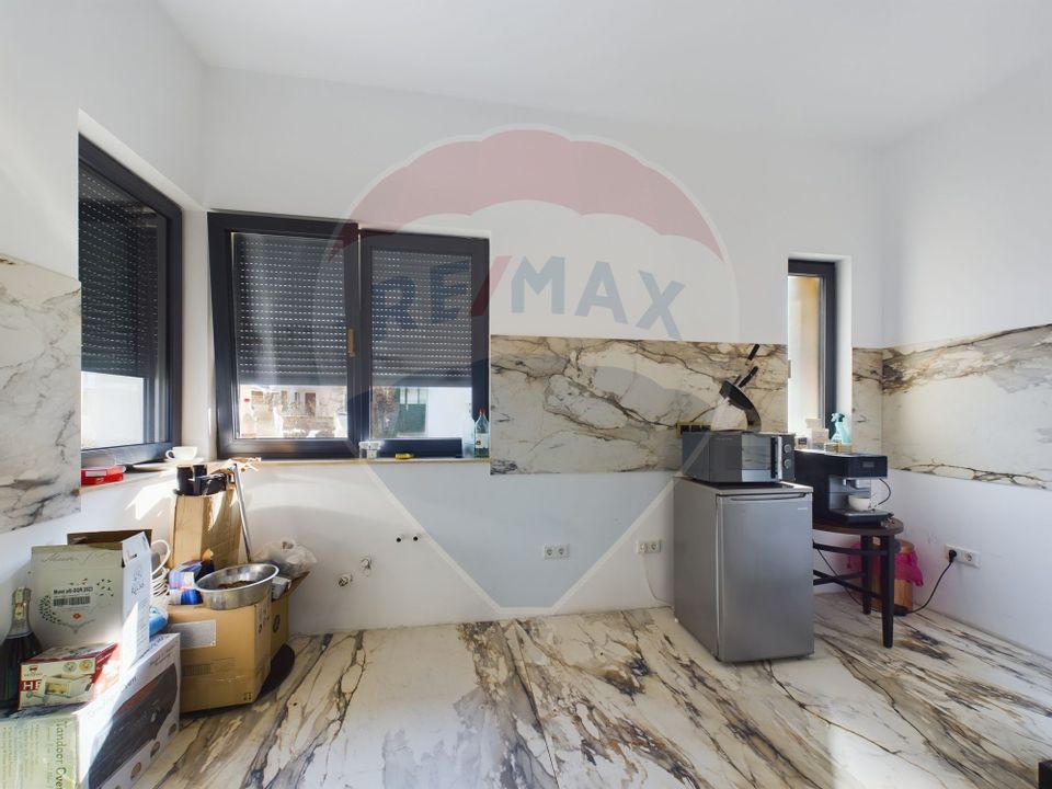 16 room House / Villa for sale, Parcul Carol area