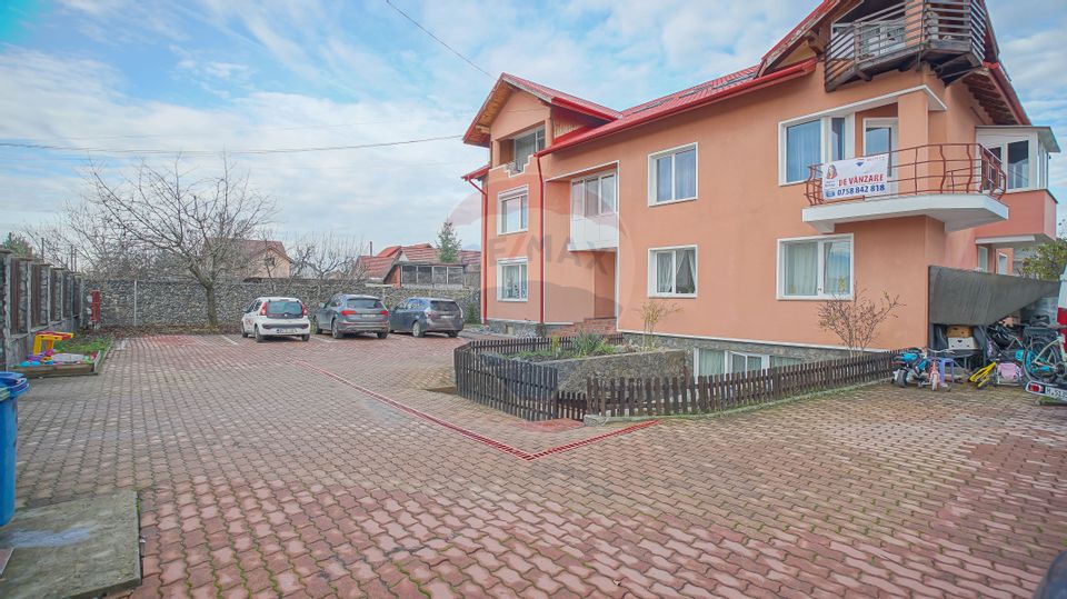 Apartament cu 3 camere de vânzare la casă în Sânpetru, comision 0%