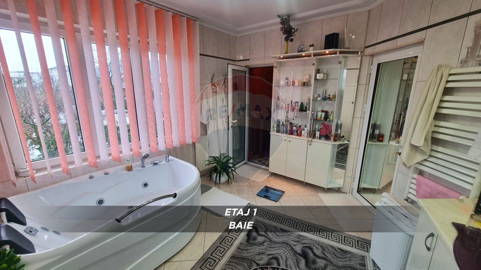 10 room House / Villa for sale, Central area