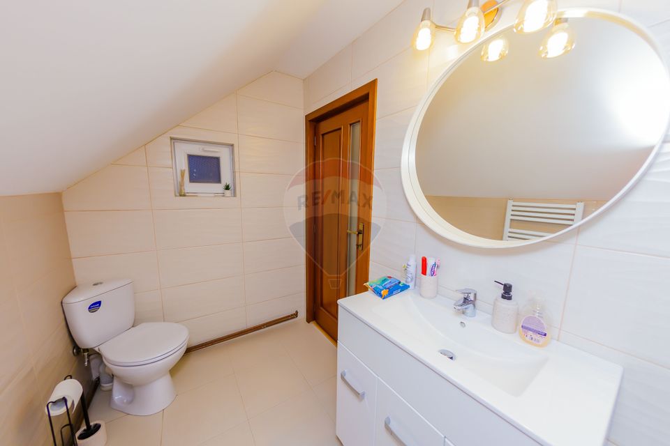 VILA CU TEREN GENEROS DE VANZARE/SCHIMB CU CASA