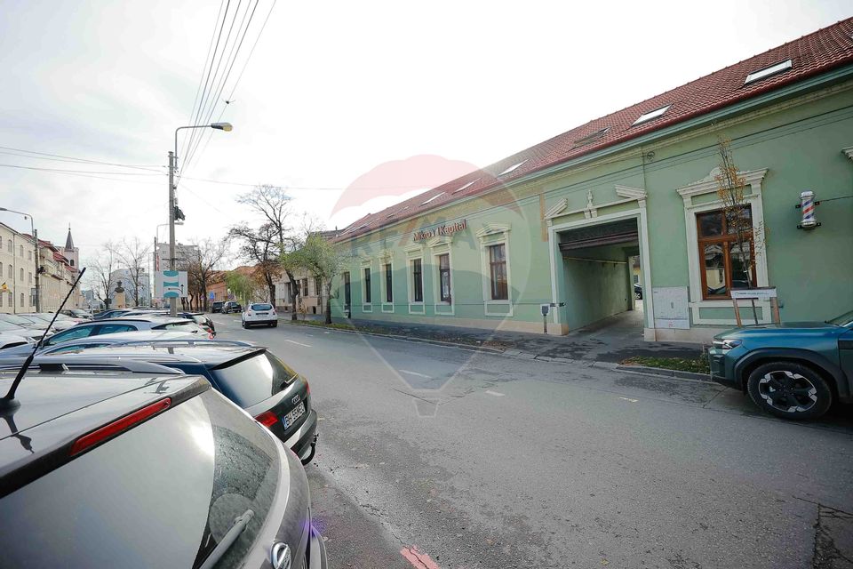 65.8sq.m Office Space for rent, Ultracentral area