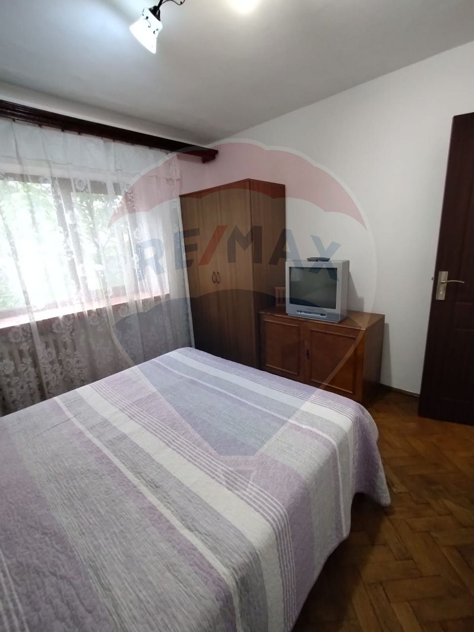 Apartament cu 3 camere de închiriat în zona George Enescu