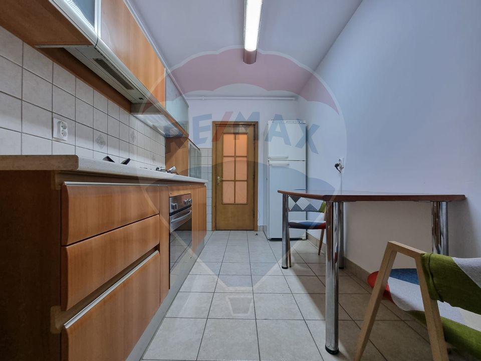 Apartament cu 2 camere de închiriat în zona Dacia