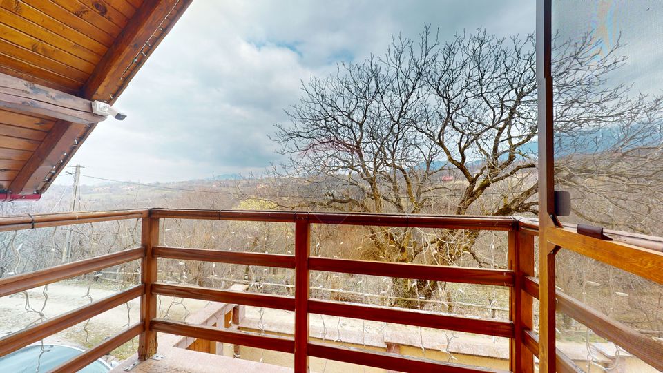 Casă de vânzare Bran Sohodol teren  intravilan 10.331 mp două locuințe