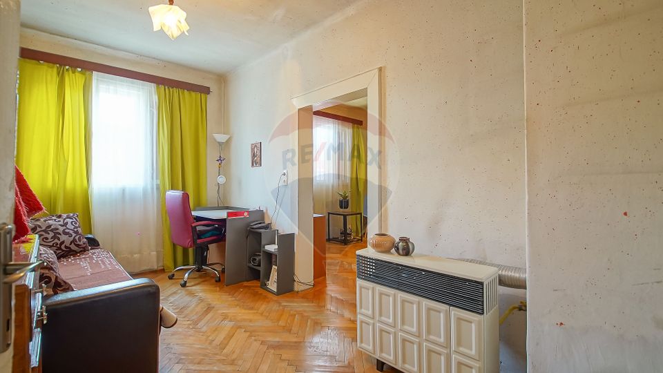 Casă cu două corpuri+teren 230 mp De Vanzare, Strada Carierei, Brașov