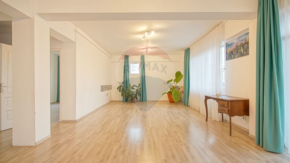 400sq.m Office Space for rent, Central area