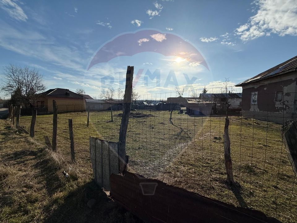 Land 805sqm Mlecanesti / Strada Bisericii