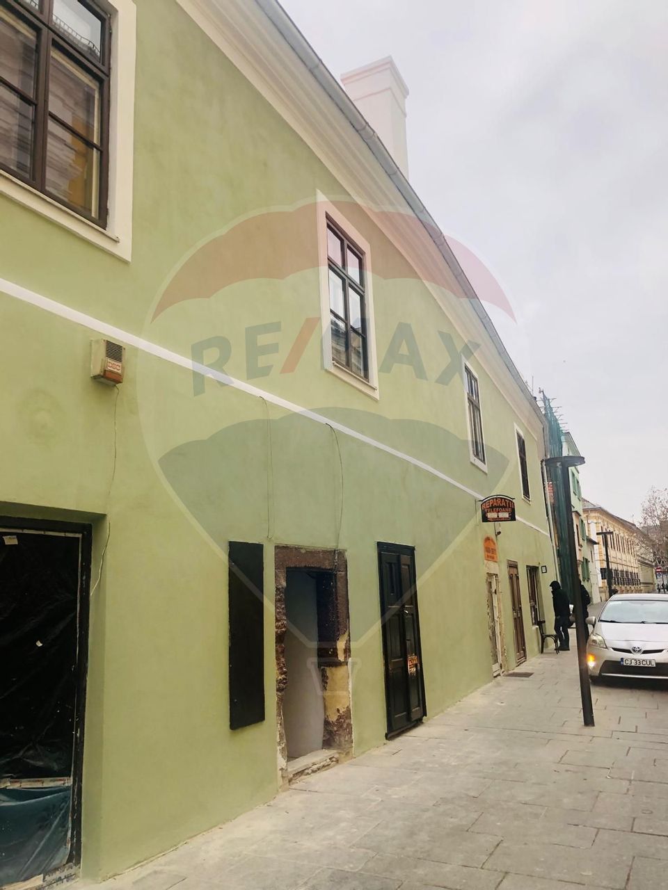 100sqm commercial space for sale in Central area