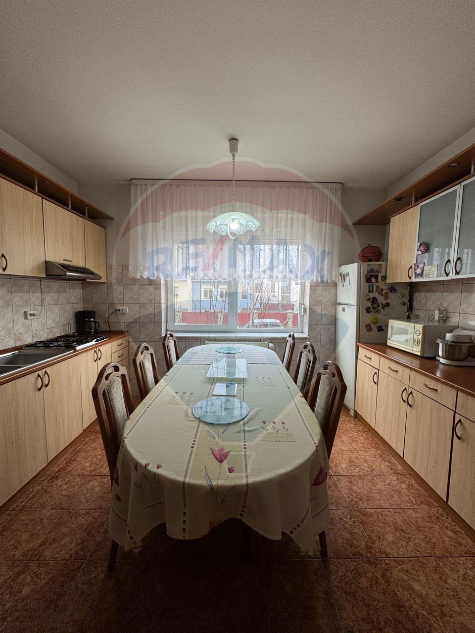 Casă / Vilă cu 10 camere de vânzare în zona Braytim