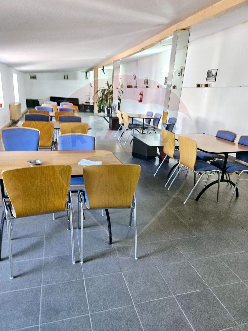 904sq.m Commercial Space for rent, Central area