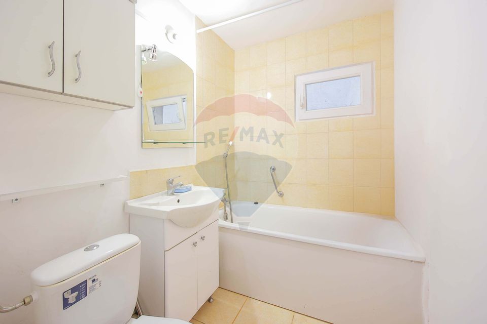 Apartament cu 3 camere de vânzare în zona Calea Aradului