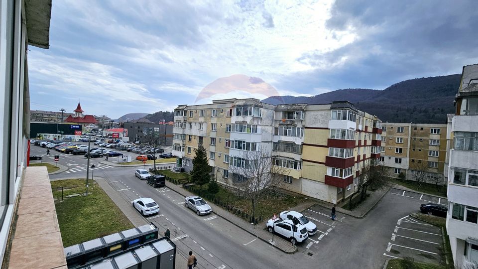 Apartament 4 Camere Precista