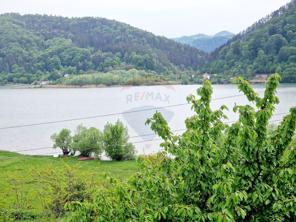 Casă / Vilă cu 4 camere de vânzare în zona Sarata