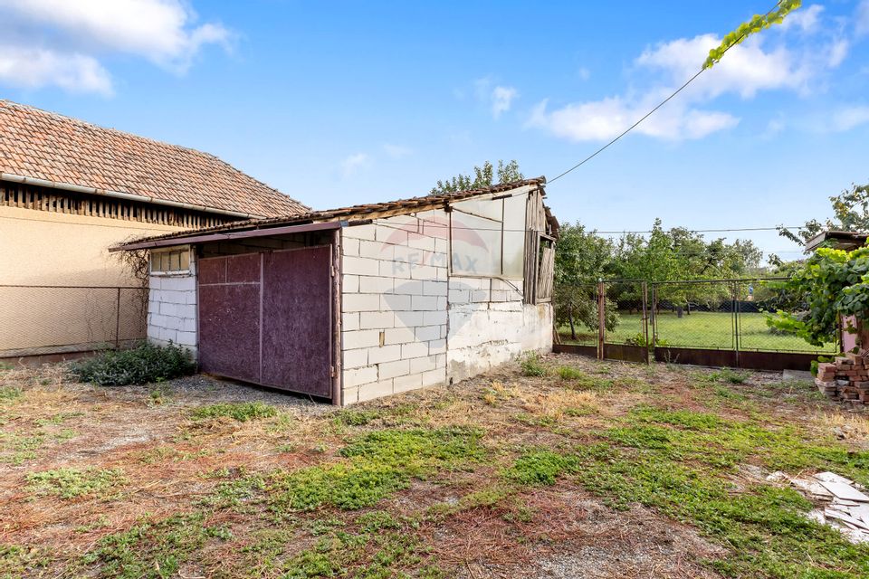 Casă de vânzare în Pecica – teren generos, utilată și mobilată complet