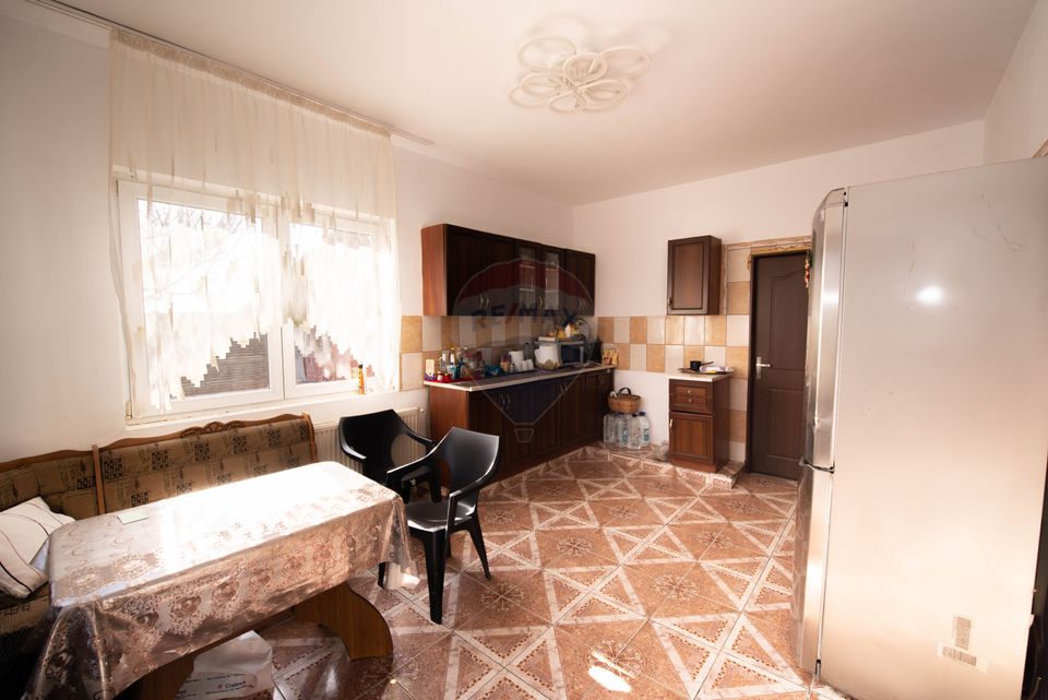 Casa individuala cu 6 camere de vanzare, Singureni, Cringuri, Giurgiu