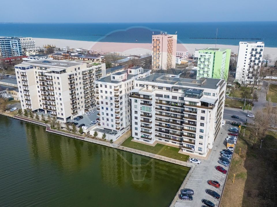 Penthouse de vanzare in Mamaia vedere frontala lac si marea Neagra