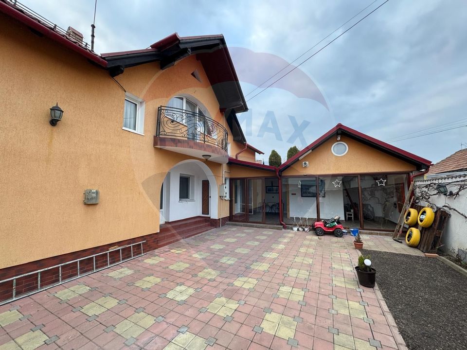 8 room House / Villa for rent, Central area