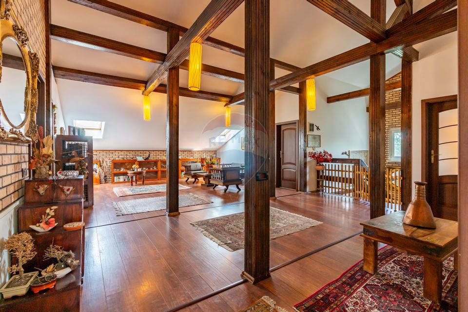 8 room House / Villa for sale