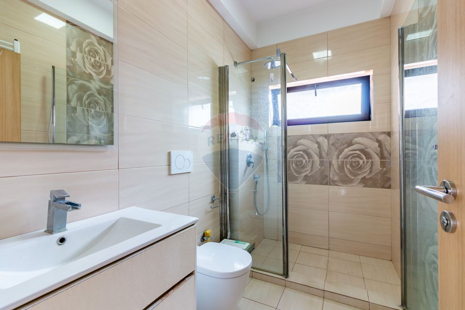 Casă / Vilă cu 4 camere de vânzare Corbeanca