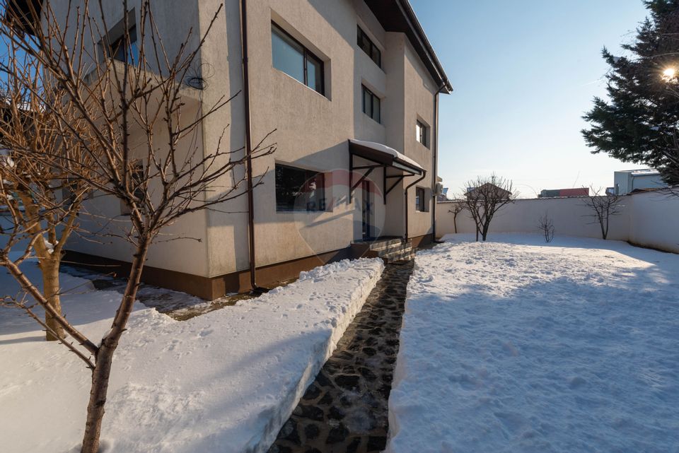 Special villa with 3 levels for sale Pantelimon - Cernica Forest