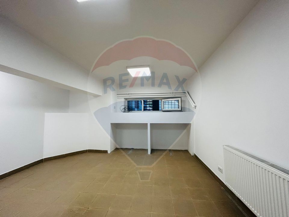 95sq.m Commercial Space for rent, Ultracentral area