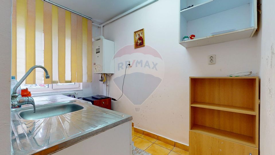 37.4sq.m Commercial Space for rent, Astra area