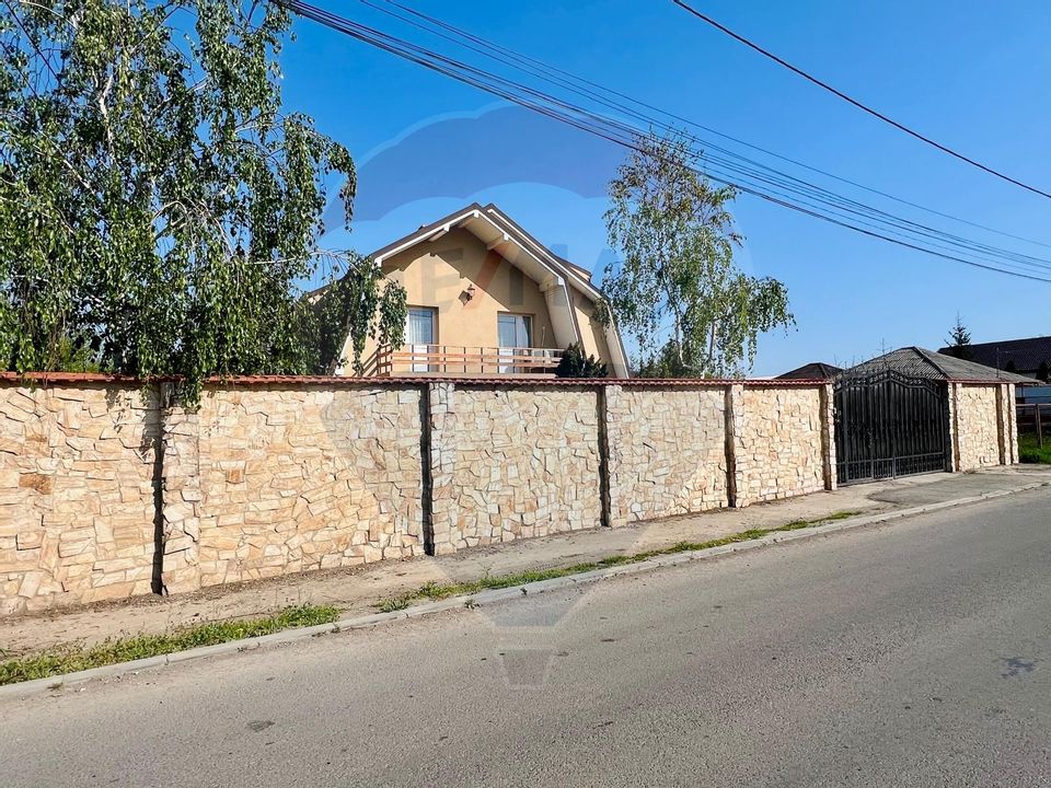 5 room House / Villa for sale