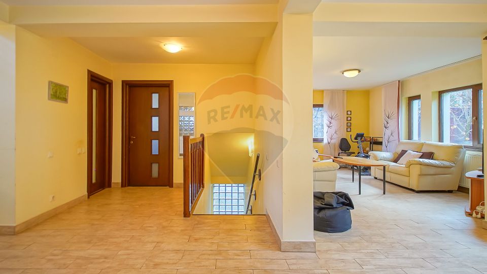 Casă  de inchiriat, Schei