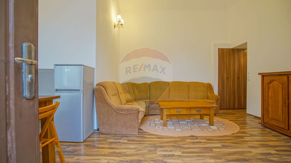 REZERVAT! Apartament 3 camere, în vilă, cu grădină proprie