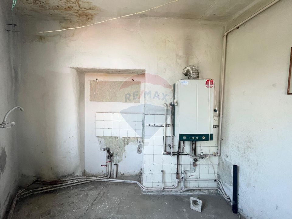 Casă cu 3 camere de vânzare în zona centrala comison 0%