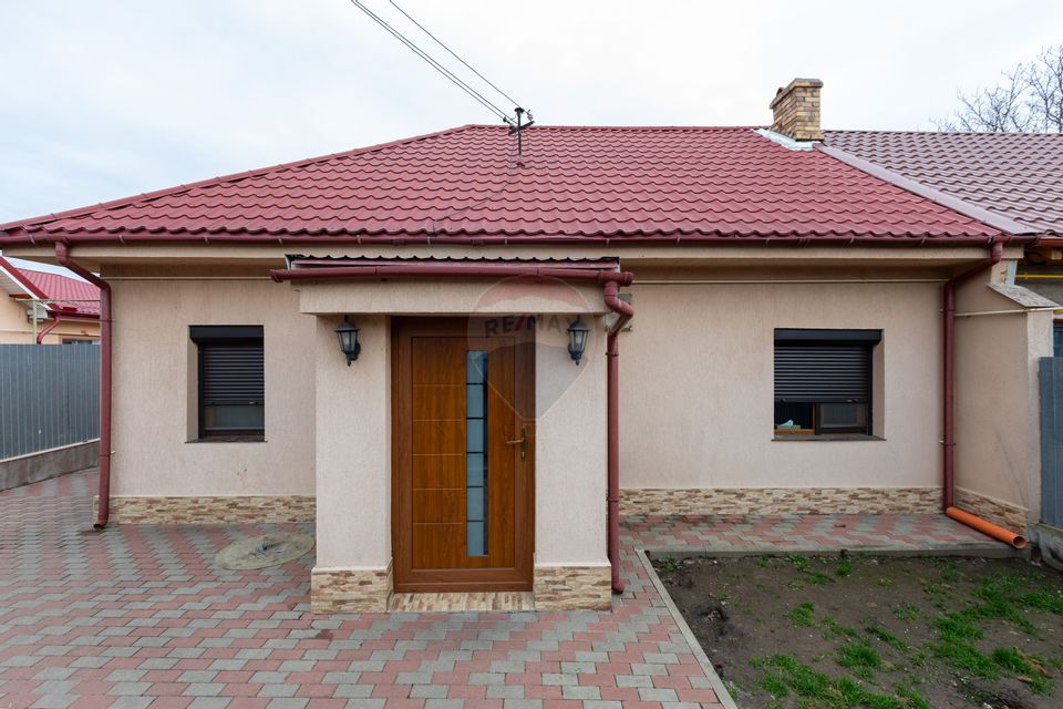 Casă / Vilă cu 4 camere de vânzare, strada George Enescu, Bacău