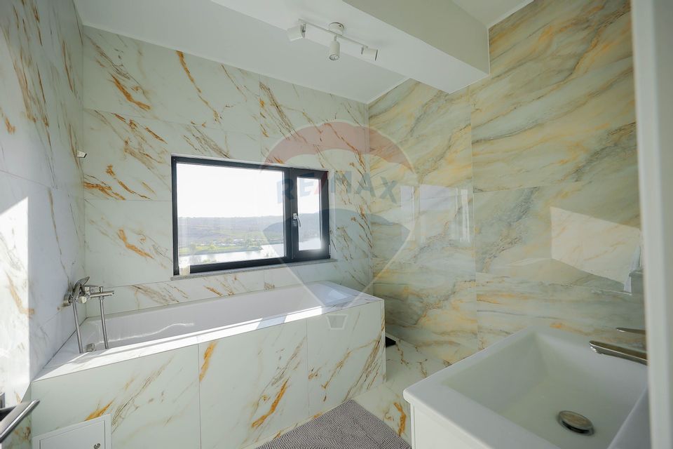 4 room House / Villa for sale