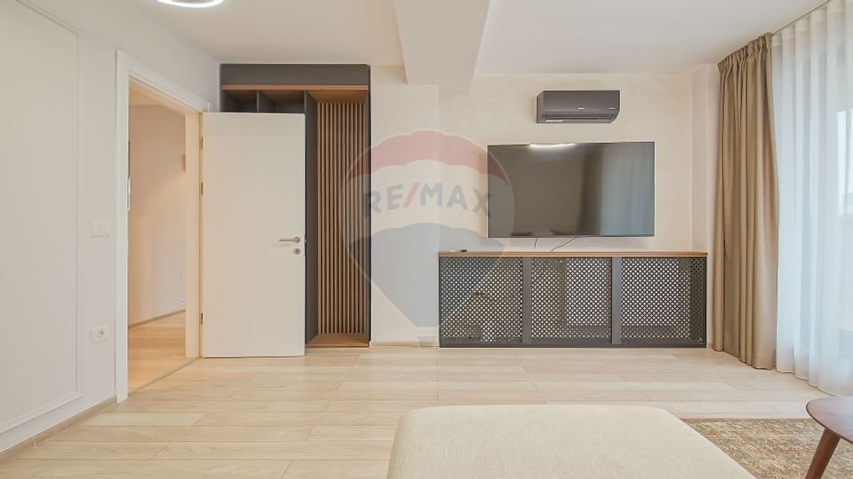 De inchiriat | Apartament 3 camere | Loc de parcare | Zona Tractorul