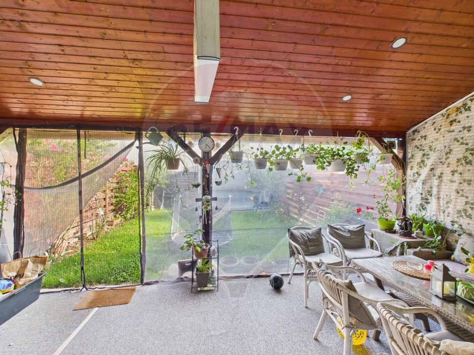 6 room House / Villa for sale