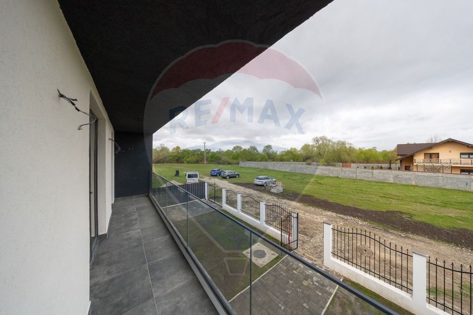 Vila moderna cu 4 camere,  P+E - teren 501 mp