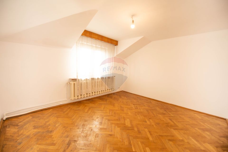 Casa individuala cu 7 camere, de vanzare 250 mp utili,  Buzau