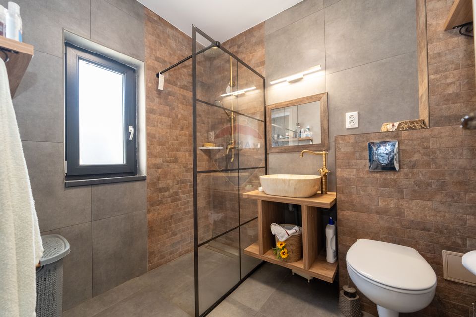 Comision 0%! | Proprietate cu terasa, semineu | 400 mp teren, Izvor!