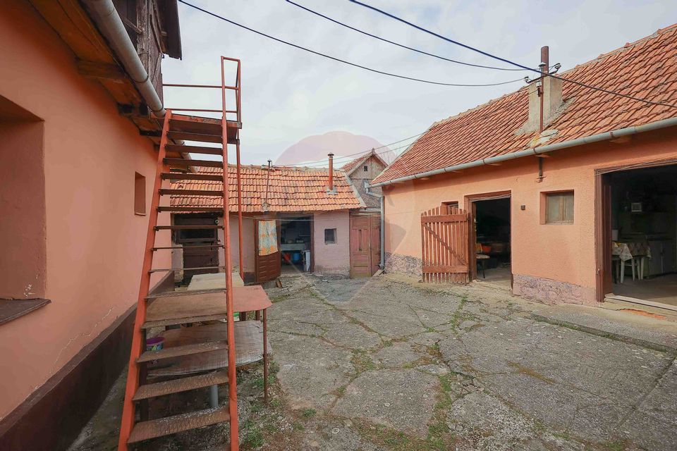 De vânzare Casā + Teren 2685 mp Intravilan, Betfia, Bihor