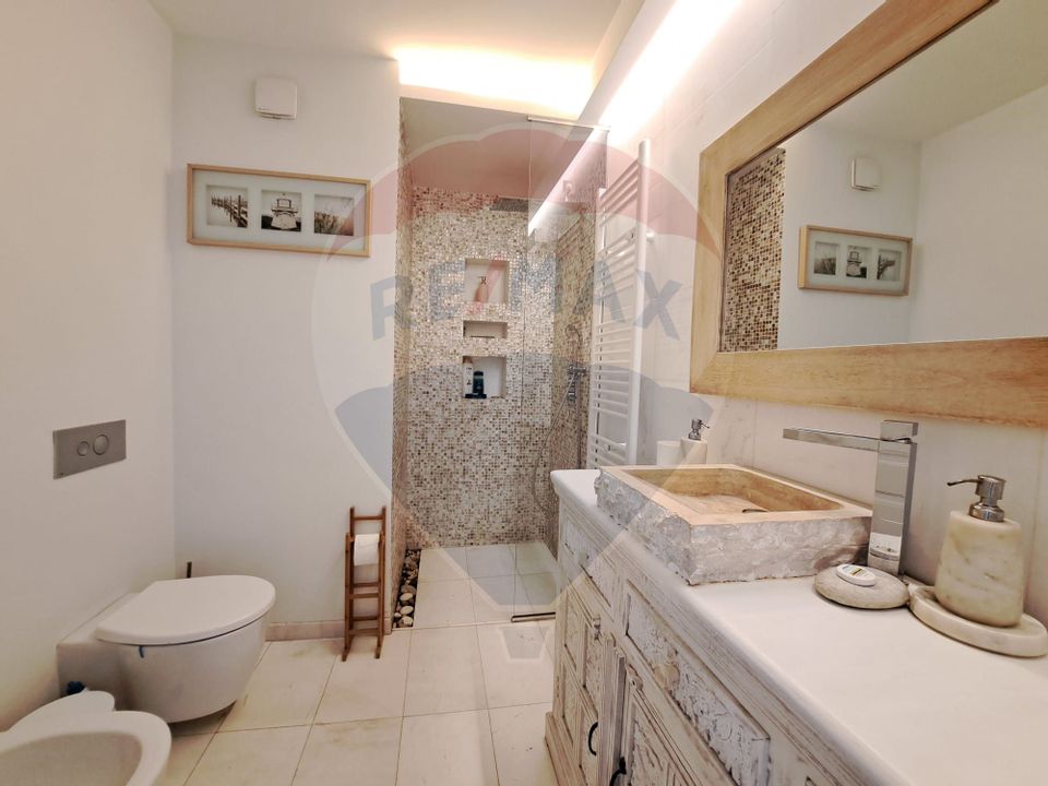 2 rooms luxury apartment with swimming pool in Alba Iulia Square area